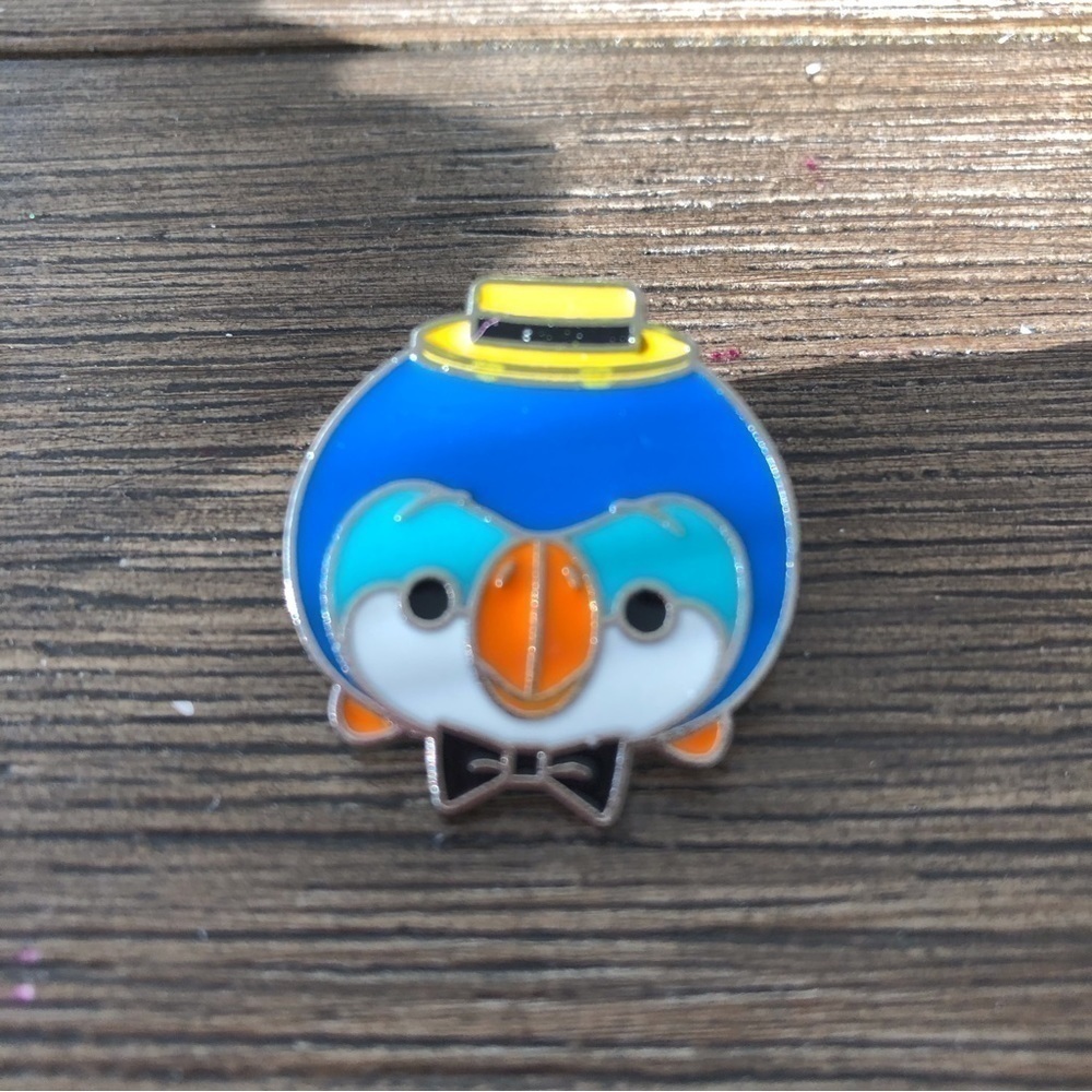 Disney Official Trading Pin: Tsum Tsum Adventureland Barker Bird